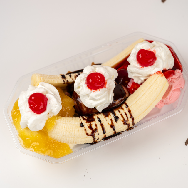 Traditional Banana Split.